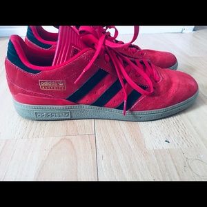 Addis’s busenitz. Casual Sandy shoe